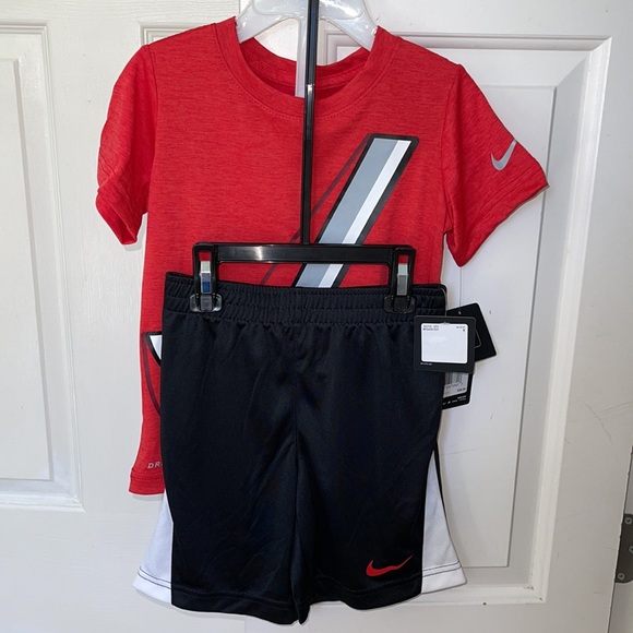 Nike Boys 2 Piece Short Set - Picture 3 of 4